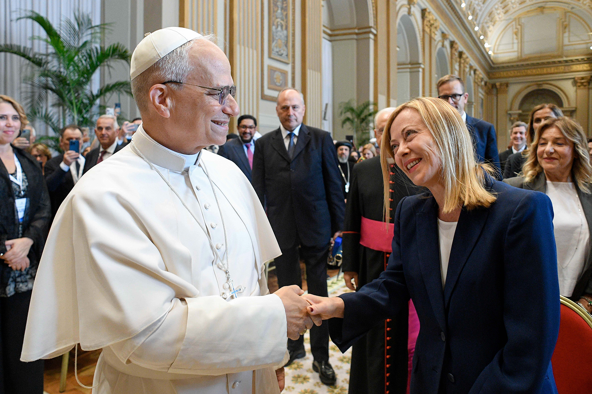 Political leaders must fix wealth gap, promote religious freedom, pope says