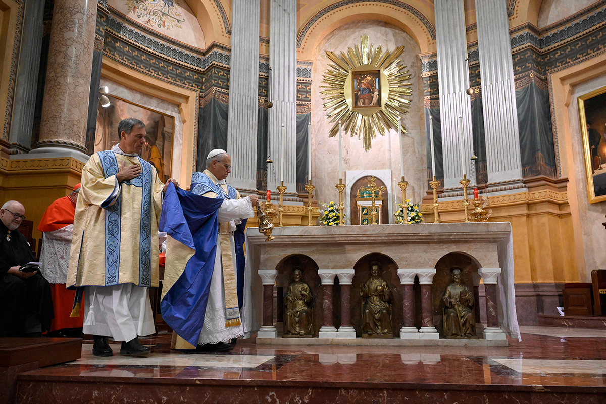Facing the unknown, faithful can trust in God’s salvation, pope says