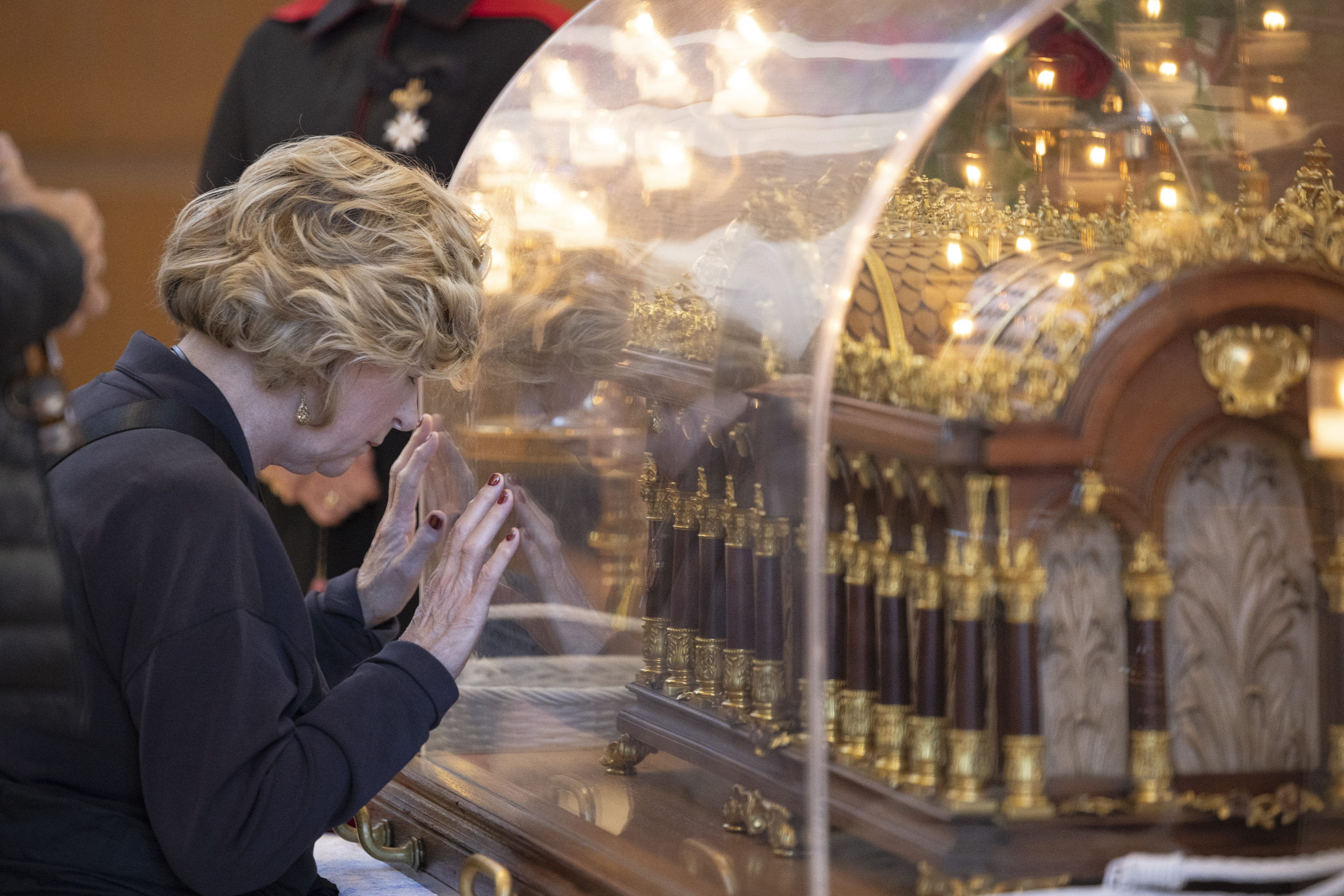 Faithful flock to the Little Flower as relics stop in St. Louis