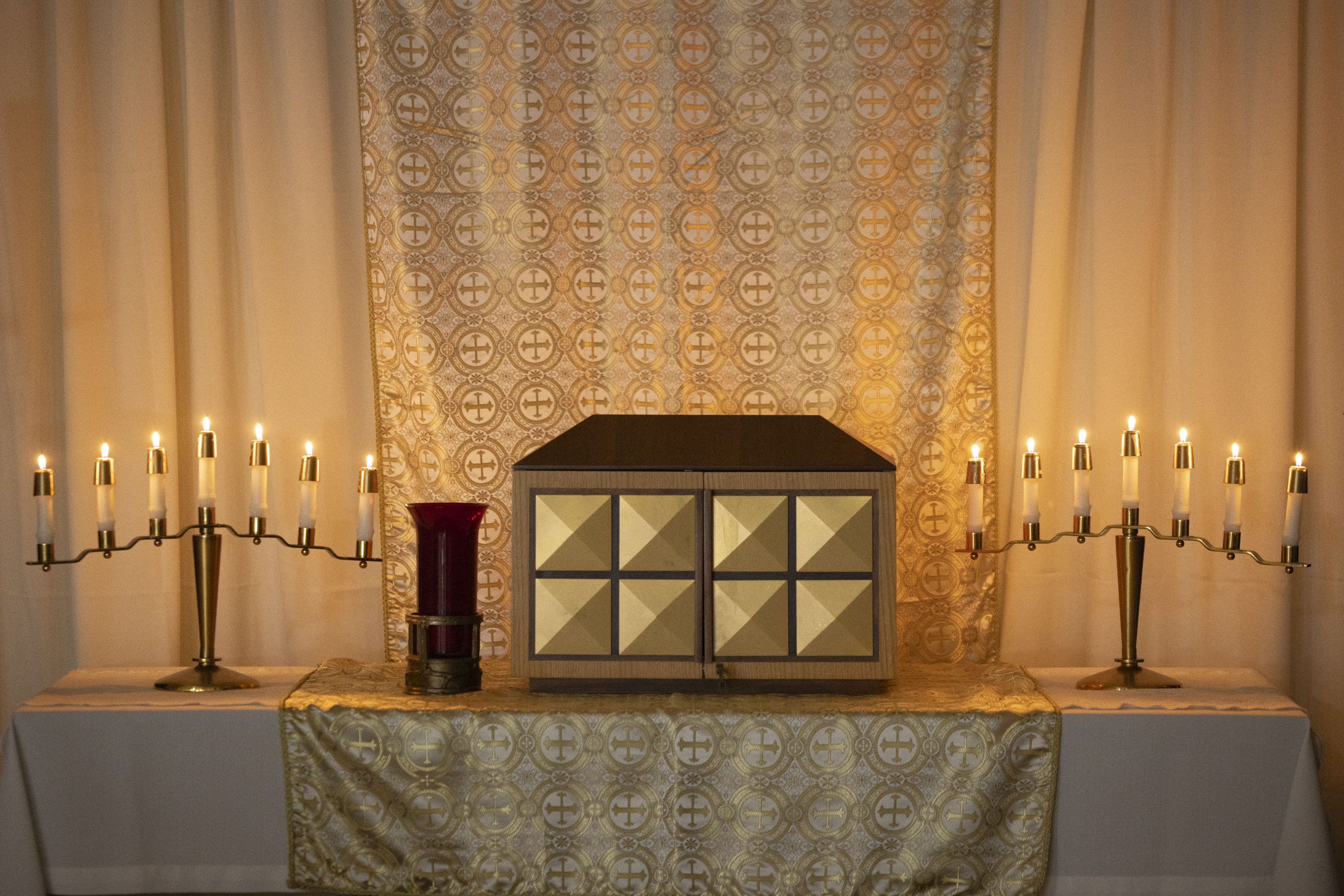 Seven churches visitation helps Catholics keep watch and pray on Holy Thursday evening