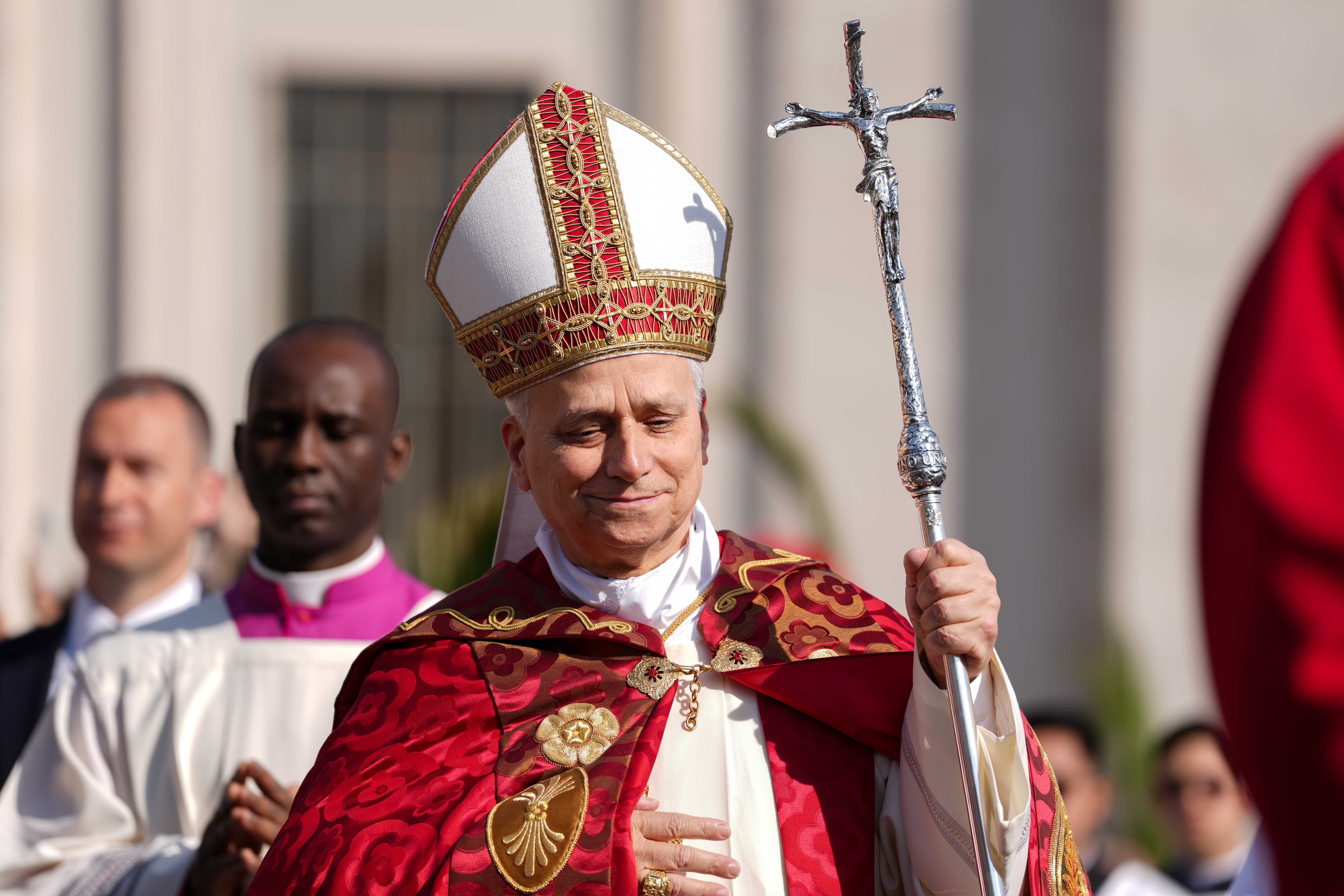 ‘Lay down your weapons,’ pope says in Palm Sunday call for peace