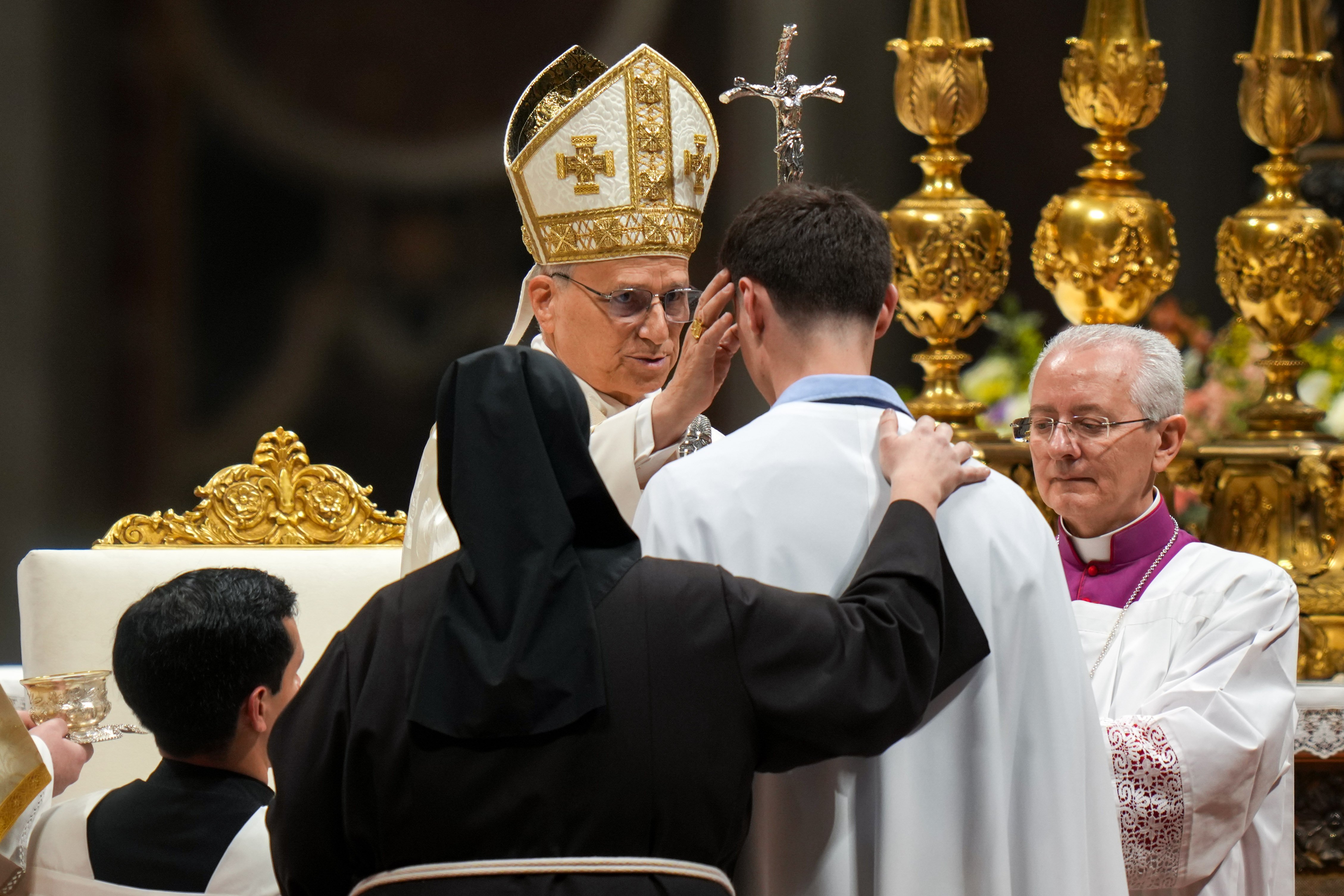 Pope Leo XIV urges confirmation candidates to ask Holy Spirit for gift of perseverance