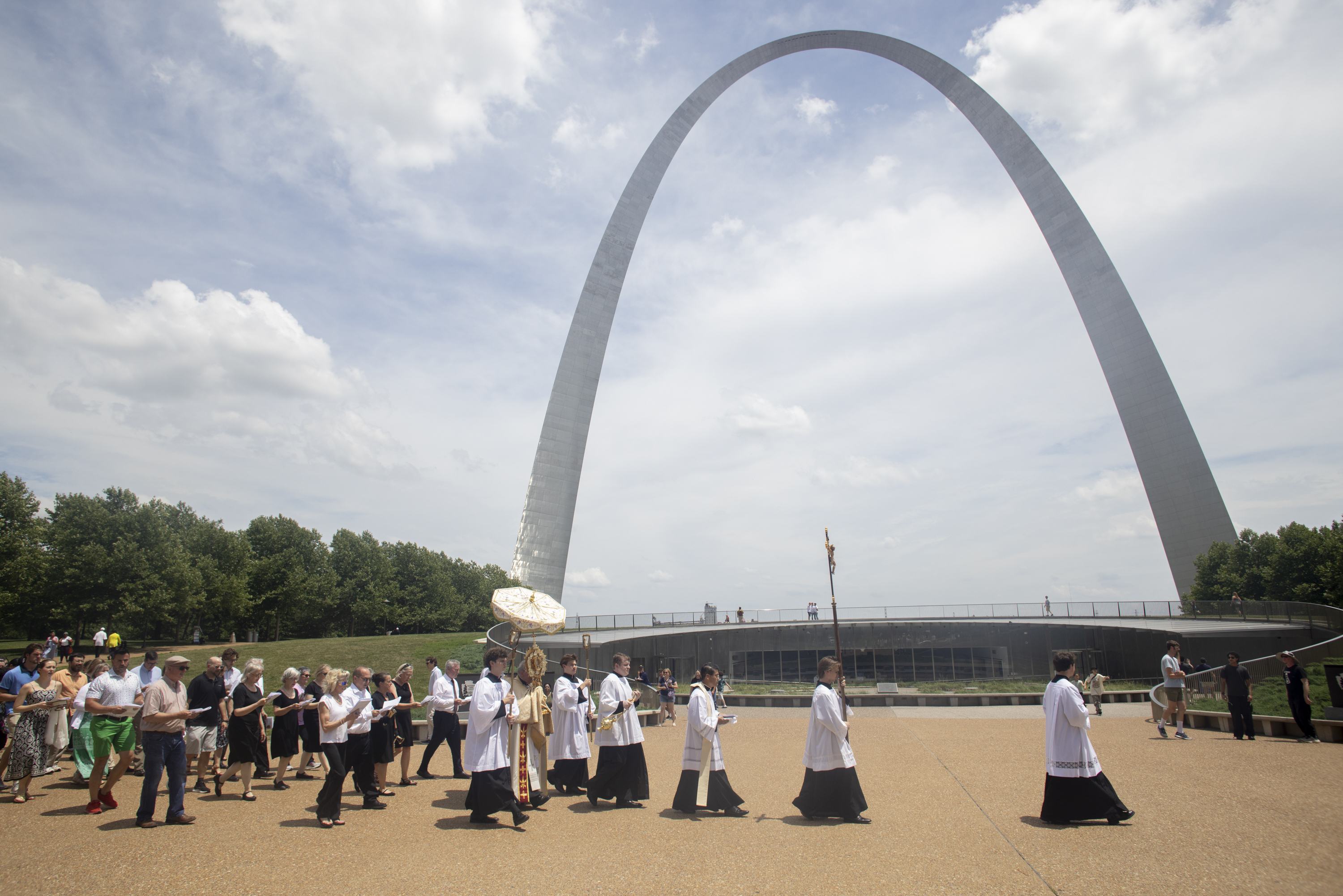 Jesus under the Arch