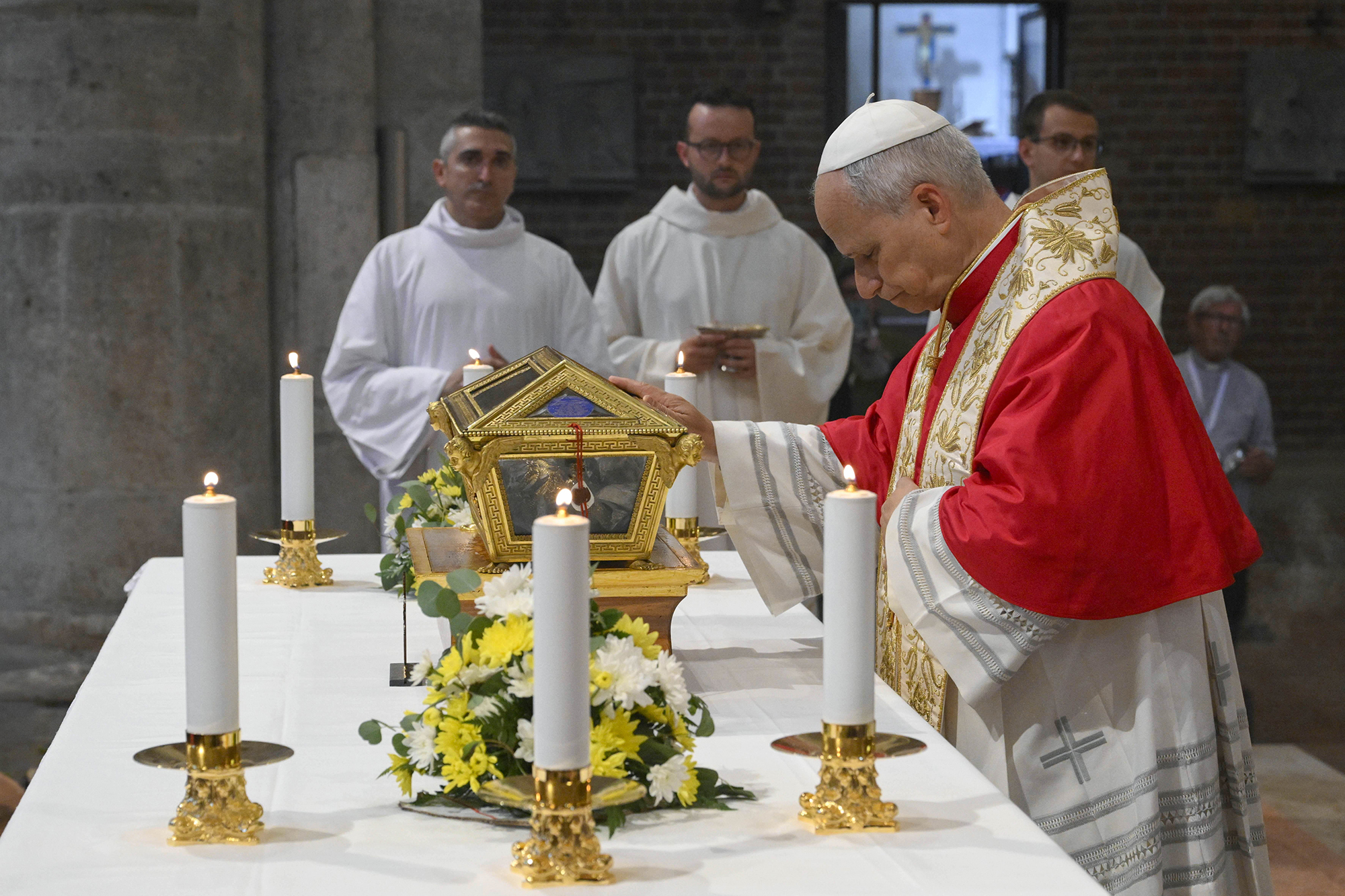 At St. Augustine’s tomb, Pope Leo calls all to be signs of Jesus’ love