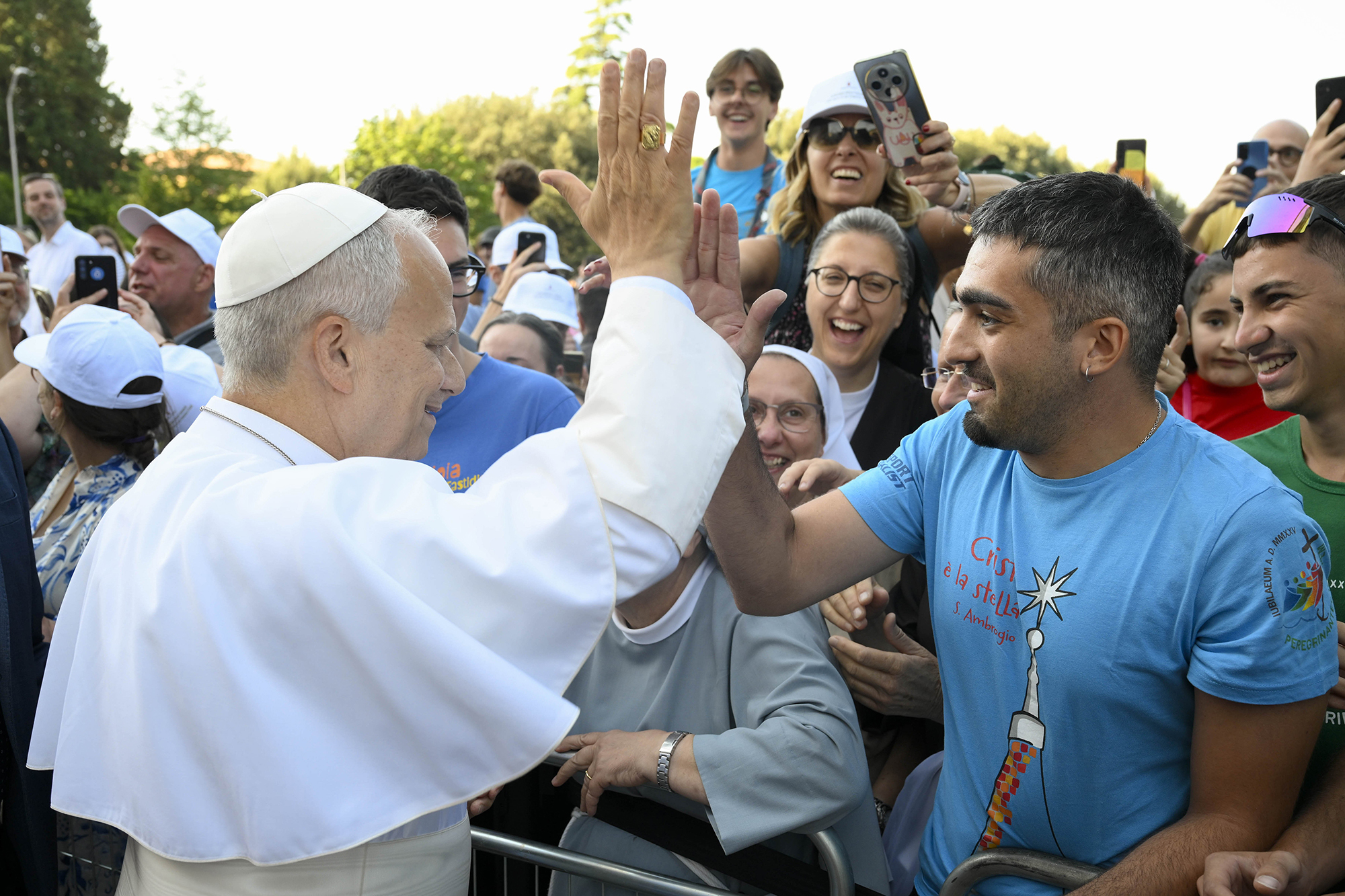 In Assisi, Pope Leo urges young people to become ‘new saints’