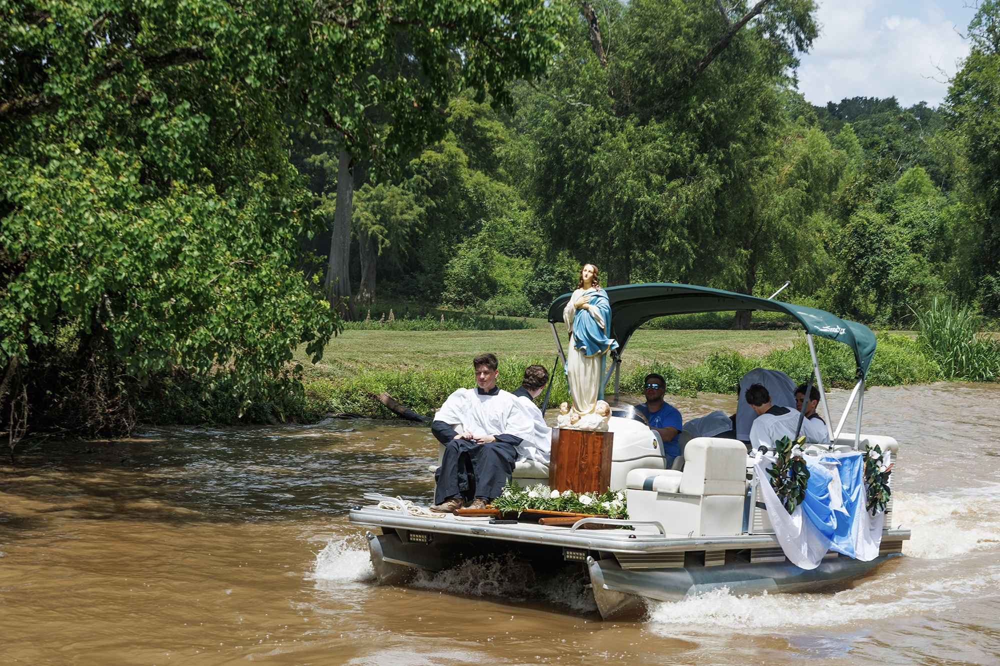 Fête-Dieu du Teche: Eucharistic boat procession along the Bayou Teche celebrates faith, history
